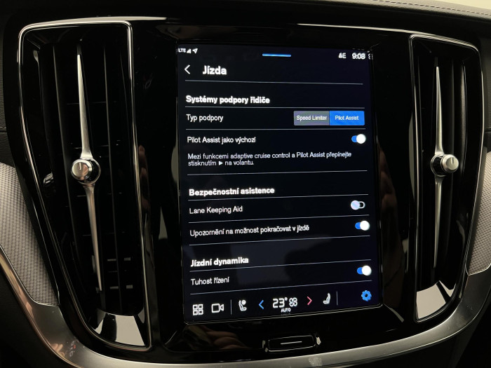 Volvo S60 B5 AWD ULTIMATE DARK REZERVACE