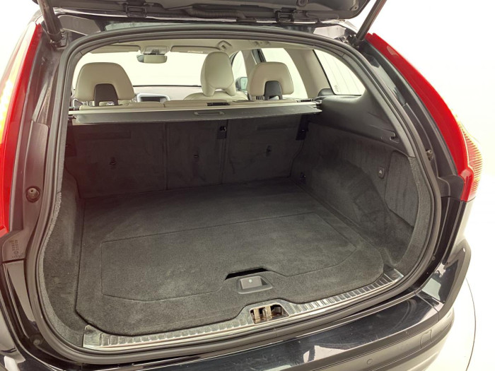 Volvo XC60 D4 OCEAN RACE AUT REZERVACE 2.0 d