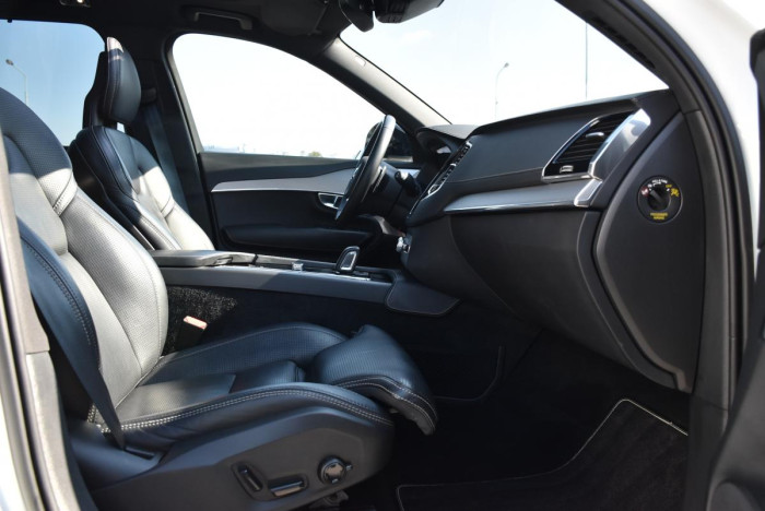 Volvo XC90 B5 AWD R-Design AUT REZERVACE