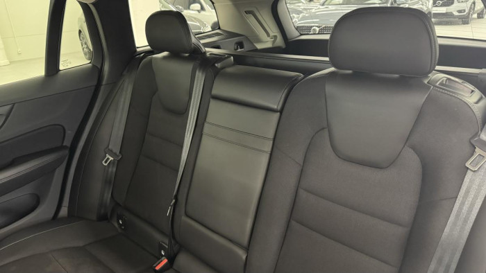 Volvo V60 CROSS COUNTRY D4 AWD REZERVACE 2.0 d