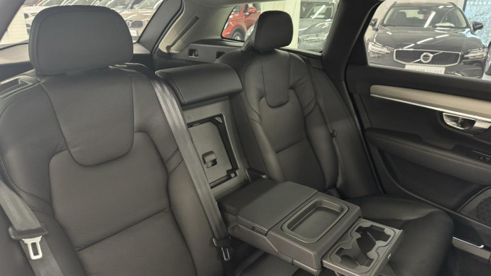 Volvo V90 B4 MOMENTUM ADVANCED REZERVACE 2.0 Momentum