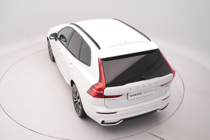 Volvo XC60 B5 AWD PLUS DARK AUT REZERVACE