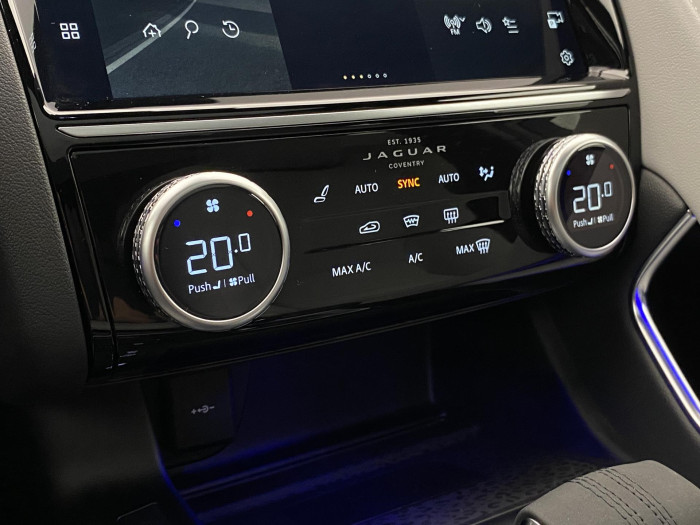 Jaguar E-Pace P250 SE  R-DYNAMIC REZERVACE 2.0 SE Dynamic