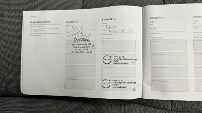 Volvo XC40 B4 MOMENTUM REZERVACE 2.0 Momentum