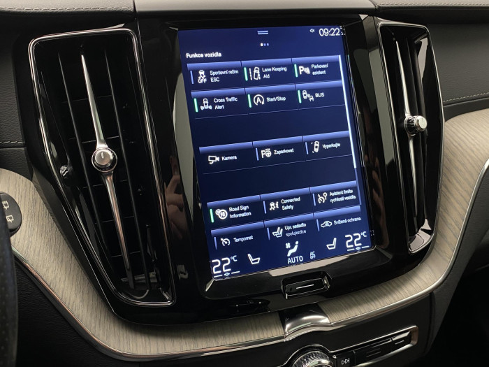 Volvo XC60 T6 AWD INSCRIPTION AUT CZ