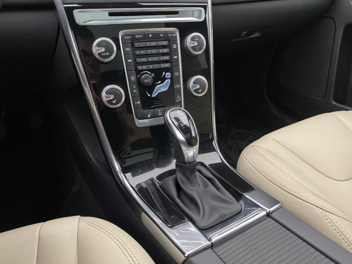 Volvo XC60 D5 AWD SUMMUM AUT CZ 2.4 d Summum