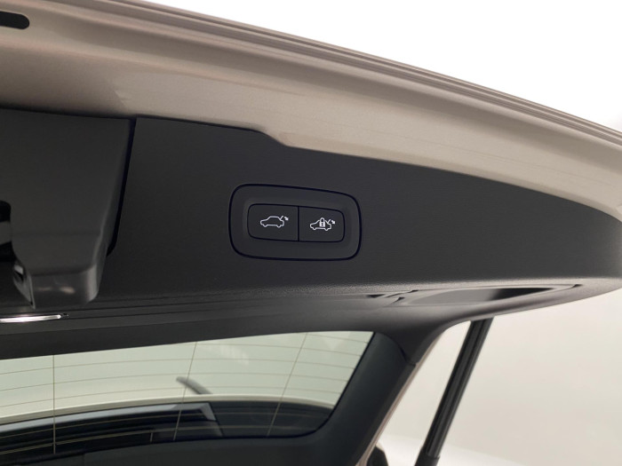 Volvo V60 B4 DARK PLUS AUT CZ