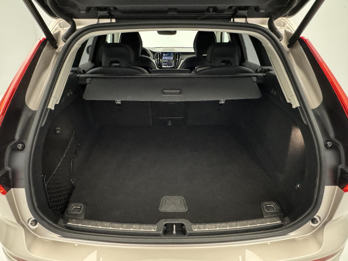 Volvo XC60 B4 AWD PLUS DARK AUT 1. maj