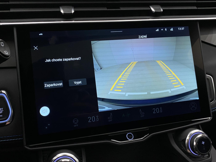 Lynk & Co 01 PHEV DCT AUT 1.maj REZERVACE