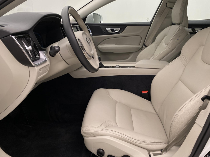 Volvo V60 CC D4 AWD MOMENTUM AUT CZ 2.0 d CC CC Momentum