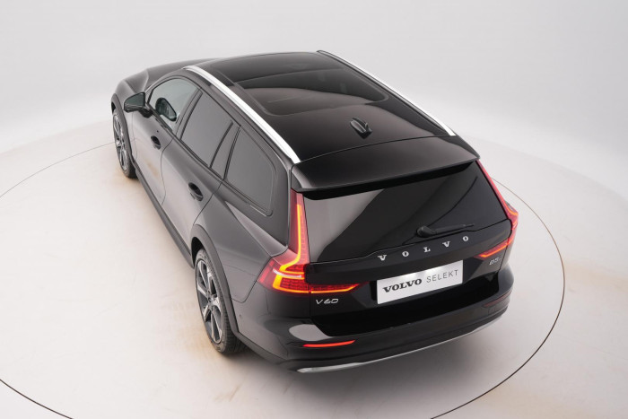 Volvo V60 CC B5 AWD ULTIMATE REZERVACE 2.0 CC CC