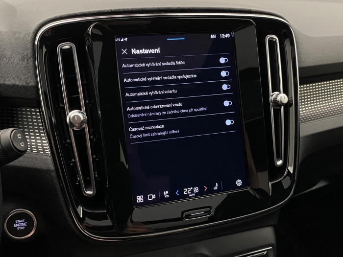 Volvo XC40 B4 ULTIMATE DARK AUT CZ