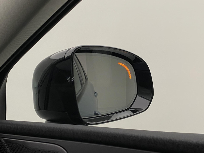 Volvo XC60 B4 AWD PLUS DARK REZERVACE