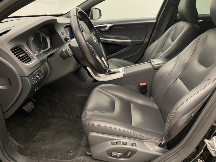 Volvo V60 D4 SUMMUM AUT 2.0 d Summum