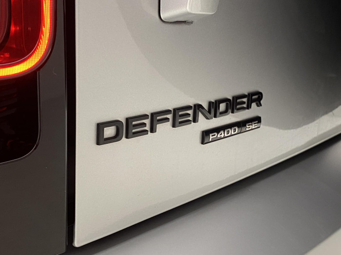 Land Rover Defender 110 P400 SE AWD AUT CZ 3.0 SE