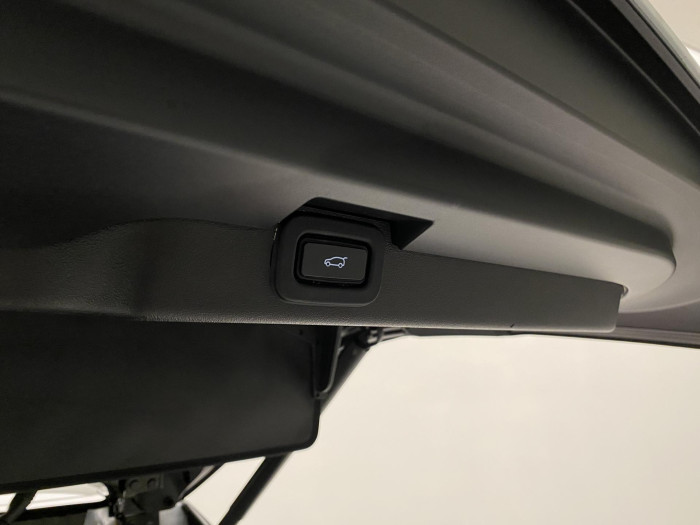 Land Rover Discovery D250 SE AWD AUT REZERVACE 3.0 d SE