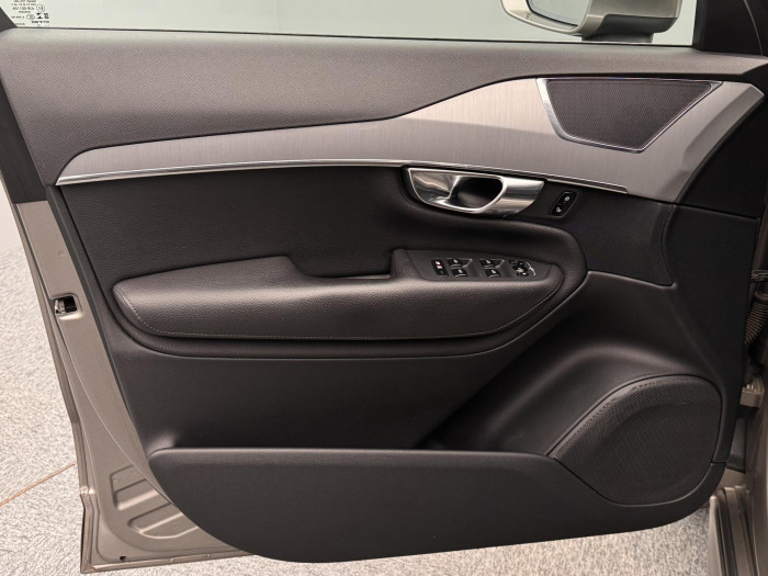 Volvo XC90 B5 AWD MOMENTUM PRO CZ 1.maj 2.0 Momentum