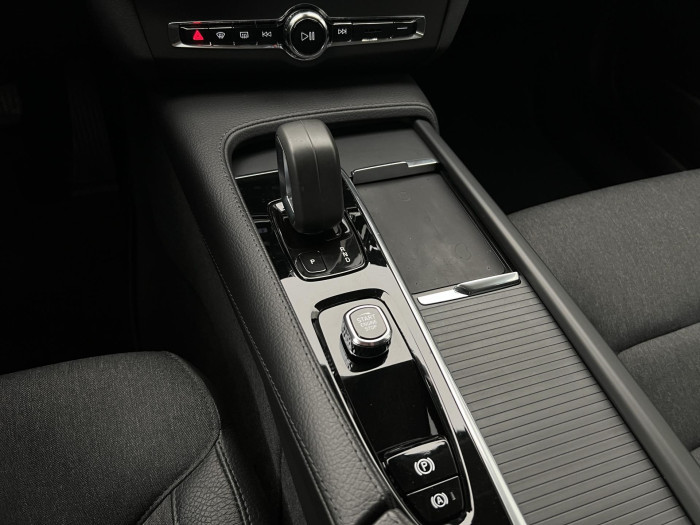 Volvo V90 B4 MOMENTUM AUT 2.0 Momentum