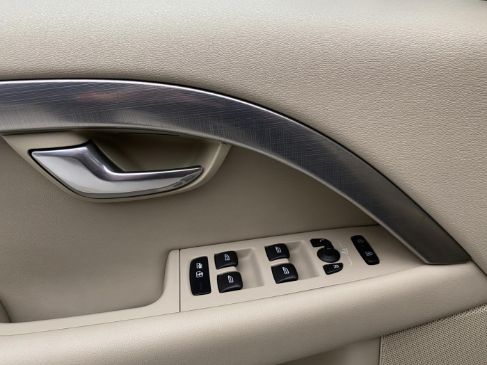 Volvo XC70 D5 AWD SUMMUM AUT CZ 2.4 d Summum