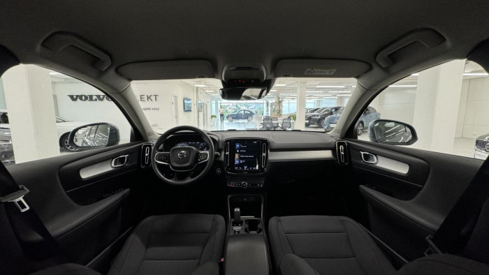 Volvo XC40 T2 MOMENTUM ADVANCED REZERVACE 1.5 Momentum