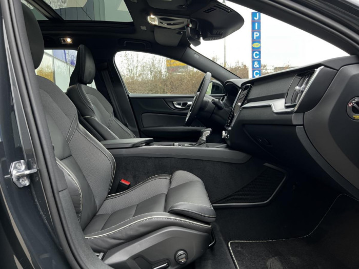 Volvo V60 T4 R-DESIGN AUT 1.maj.