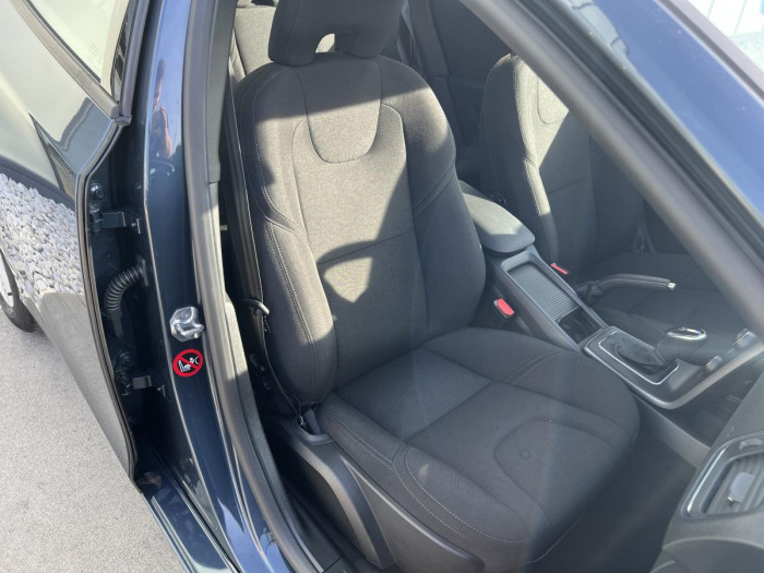 Volvo V40 D2 NAVIGACE Aut 1.maj. 2.0 d