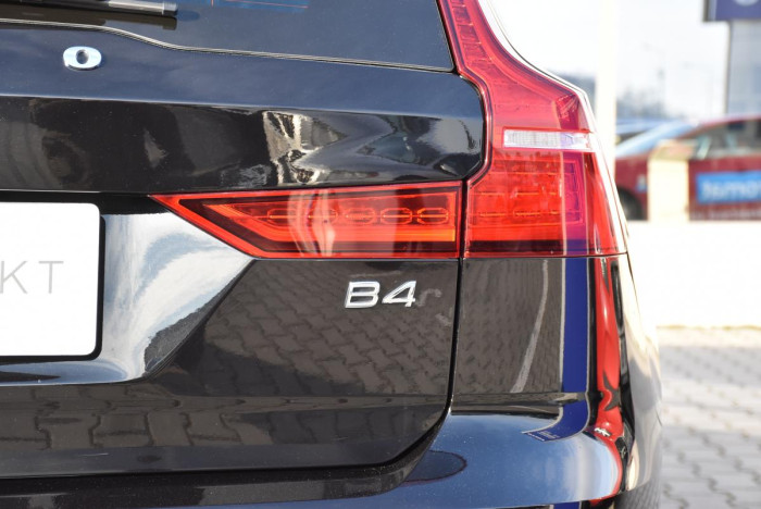 Volvo V60 B4 MOMENTUM REZERVACE 2.0 Momentum