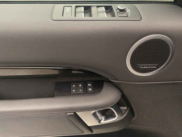 Land Rover Discovery D300 HSE AWD AUT 7míst 3.0 d