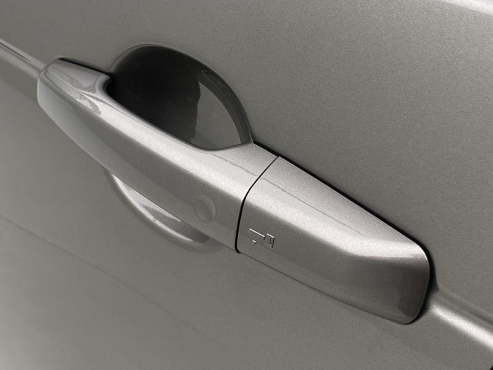 Land Rover Discovery D300 HSE AWD AUT CZ 3.0 d