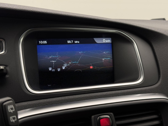 Volvo V40 T3 R-DESIGN AUT