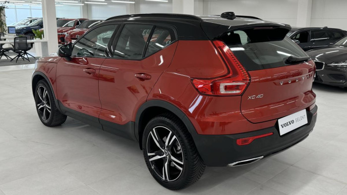 Volvo XC40 T4 R-DESIGN AUT REZERVACE