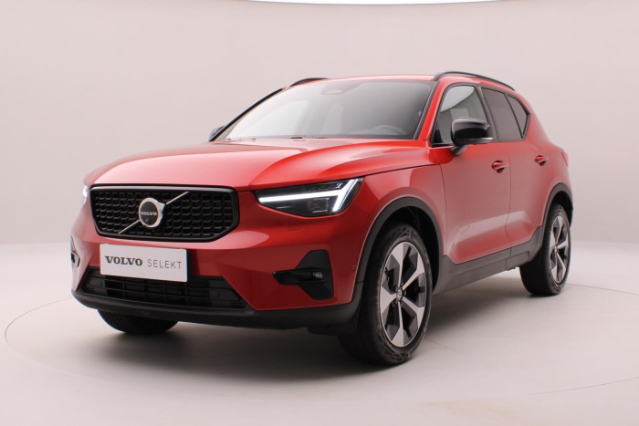 Volvo XC40 B3 DARK PLUS REZERVACE