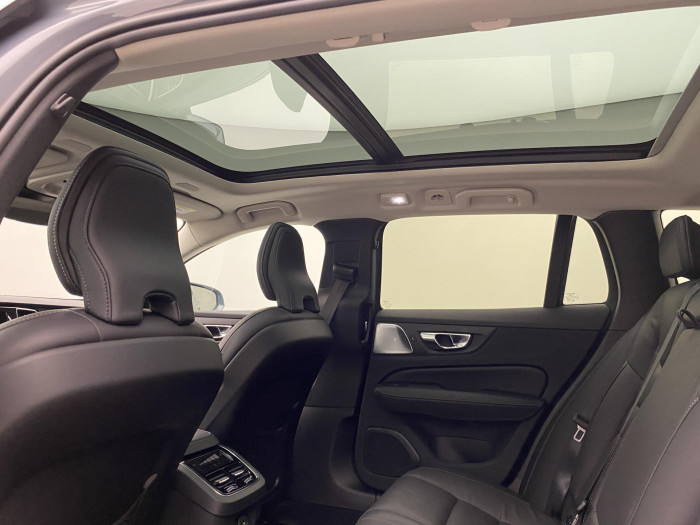 Volvo V60 CC B5 AWD BRIGHT REZERVACE 2.0 CC CC