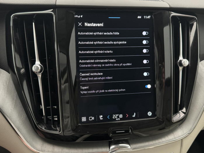 Volvo XC60 T6 AWD RECHARGE DARK 1.maj