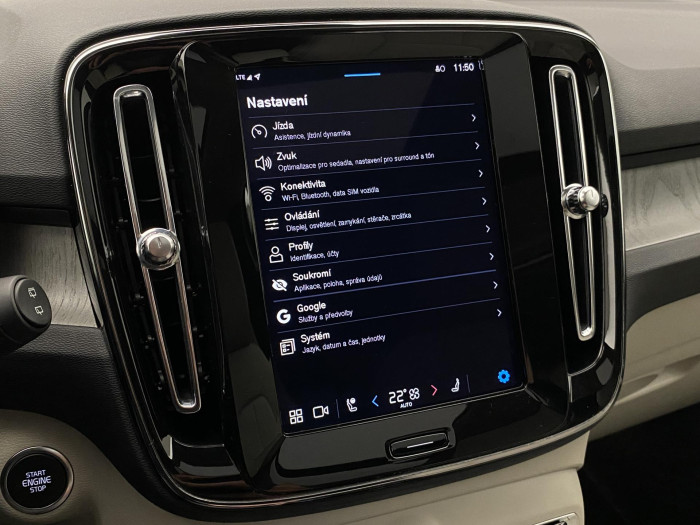 Volvo XC40 B4 DARK ULTRA AUT CZ