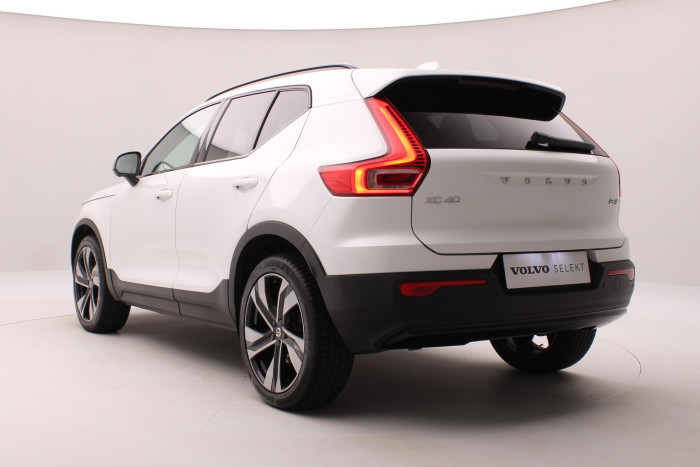 Volvo XC40 B4 AWD DARK ULTRA AUT CZ