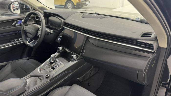 Lynk & Co 01 PHEV DCT AUT 1.maj. REZERVACE