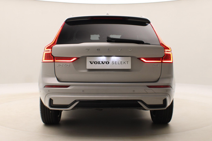 Volvo XC60 B4 PLUS DARK AUT 1.maj