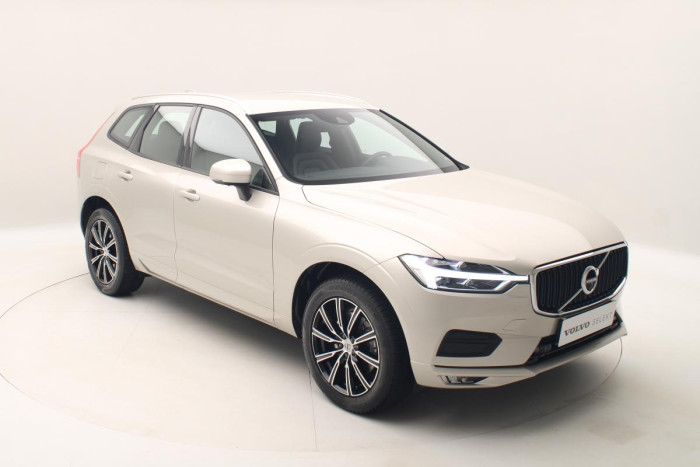 Volvo XC60 T5 AWD MOMENTUM AUT REZERVACE 2.0 Momentum