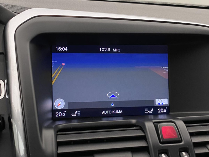 Volvo XC60 D4 AWD MOMENTUM REZERVACE 2.4 d Momentum