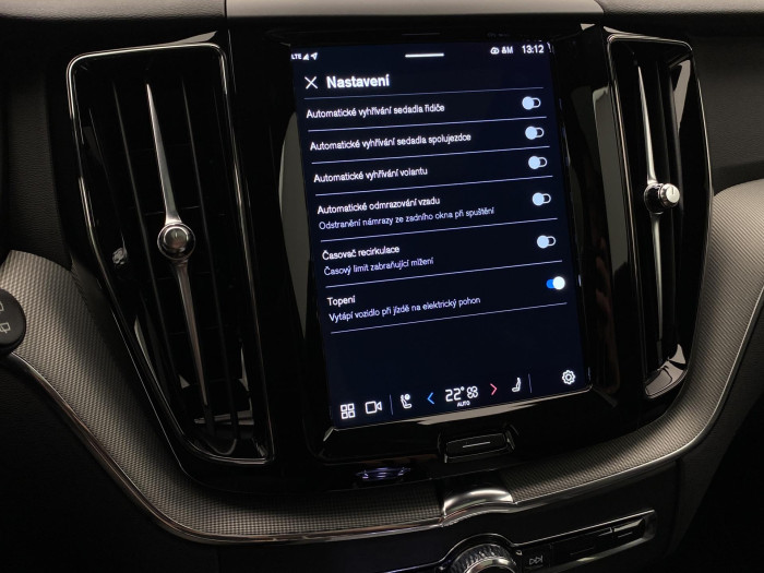 Volvo XC60 T8 AWD PLUG-IN PLUS REZERVACE