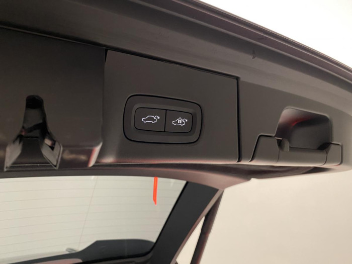 Volvo V90 B4 PLUS DARK AUT REZERVACE 2.0 Plus