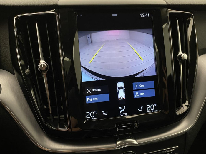 Volvo XC60 D4 MOMENTUM AUT REZERVACE 2.0 d Momentum