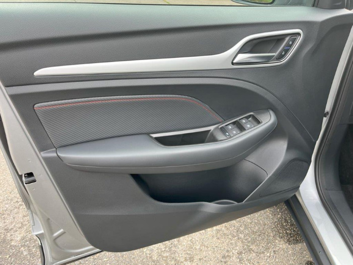 MG ZS EV EXCITE 70kWh REZERVACE!