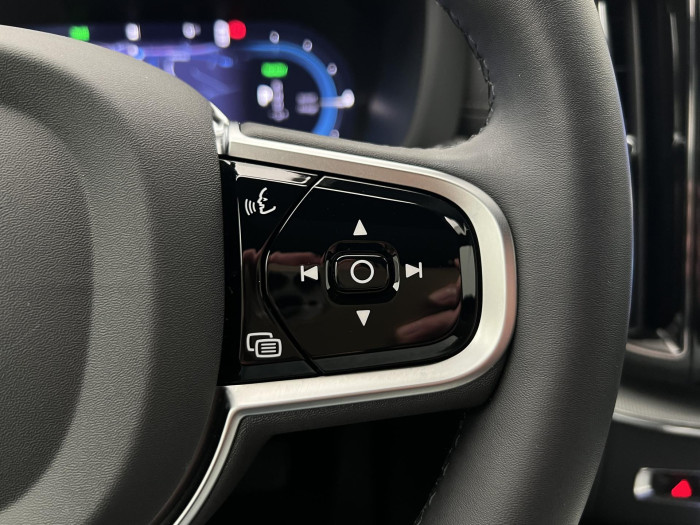 Volvo XC60 T6 AWD RECHARGE ULTRA DARK AUT