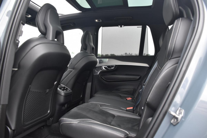 Volvo XC90 B5 AWD R-Design REZERVACE