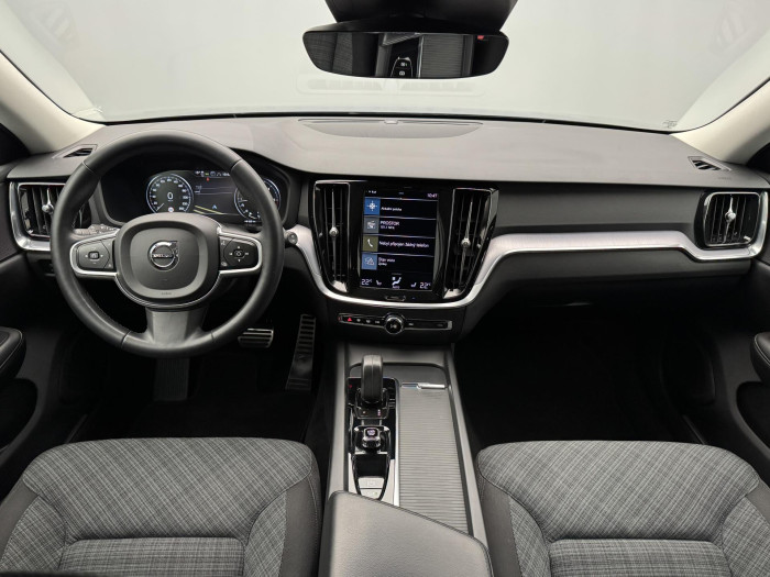 Volvo V60 B4 MOMENTUM PRO AUT CZ 1.maj. 2.0 Momentum