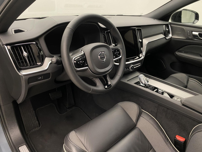 Volvo S60 B5 AWD ULTIMATE DARK AUT