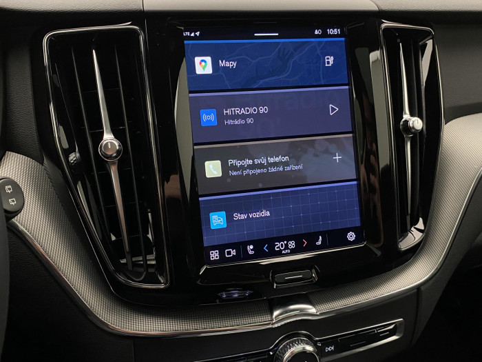 Volvo XC60 T6 AWD PLUS RECHARGE AUT 1.maj