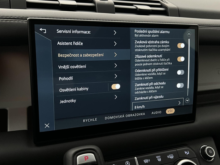 Land Rover Defender 110 D250 X-DYNAMIC SE AWD Aut 3.0 d Dynamic SE